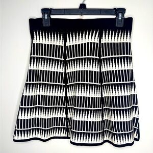 Max Studio Modern Geometric A-line skirt Size Small